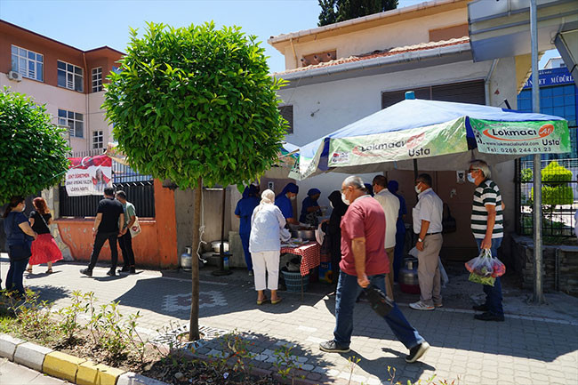 Şehit öğretmen Aybüke Yalçın mezun olduğu lisede anıldı - Resim : 6