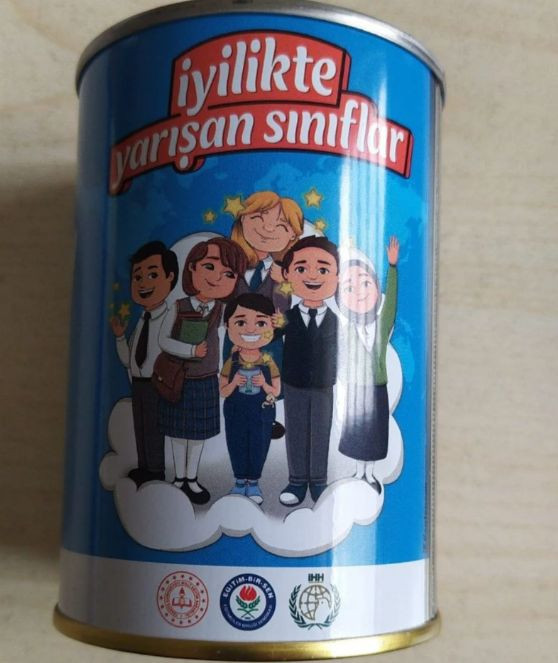 İnsani Yardım Vakfı çocukların okul harçlıklarına göz dikti. Sınıflara kumbara koyup bağış topluyorlar - Resim : 1